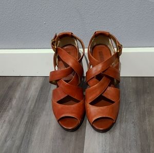 Banana Republic peep toe sandals  size 8